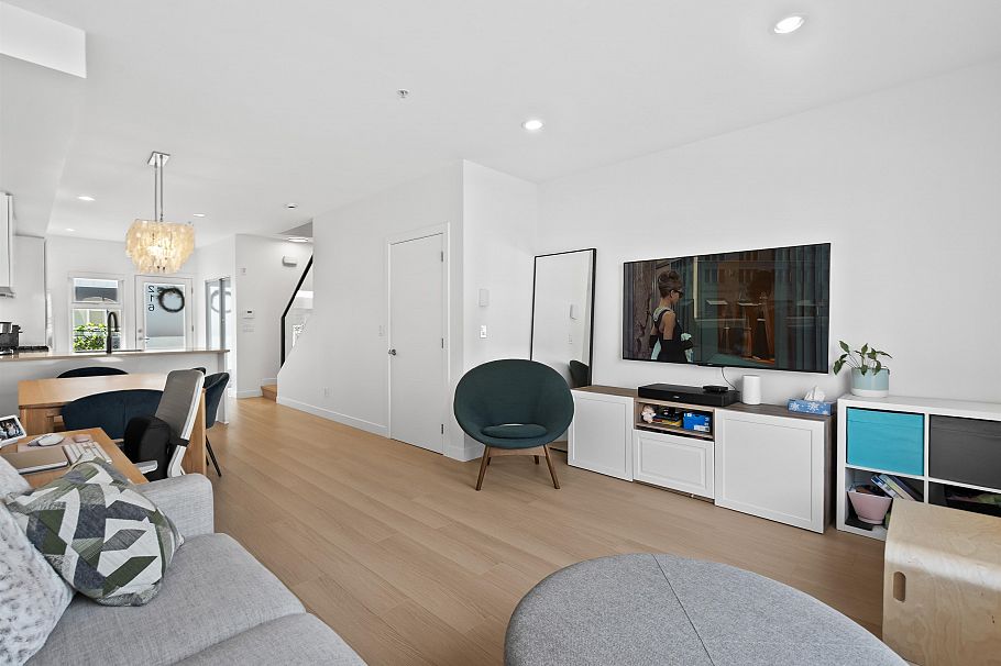 216 455 E 16th Avenue Vancouver, BC - 2