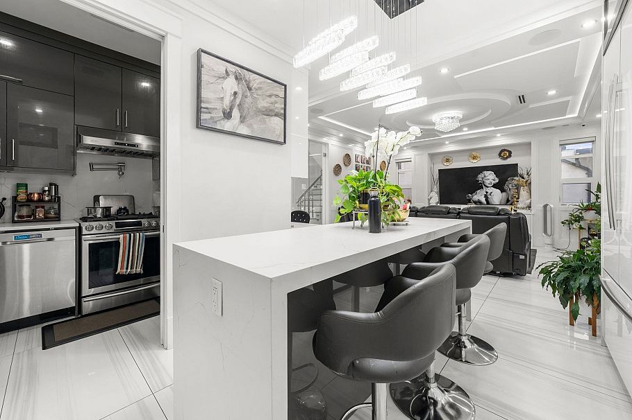 416 E 63rd Avenue Vancouver, BC - 6