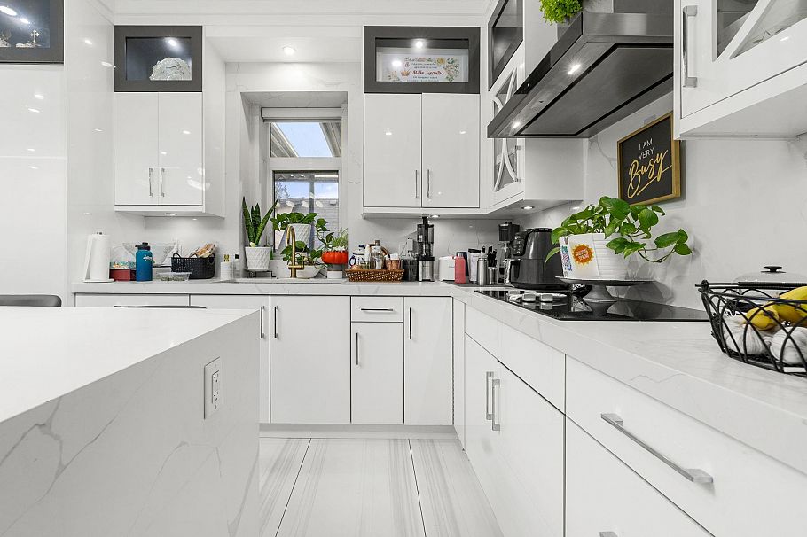 416 E 63rd Avenue Vancouver, BC - 5