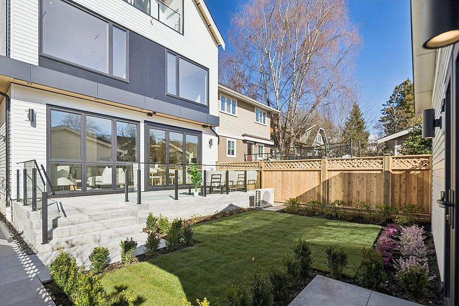 2 3036 W 13th Avenue Vancouver, BC - 32