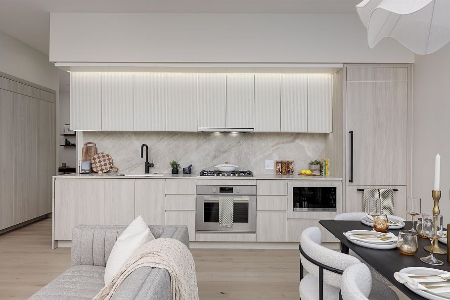 1108 688 W 57th Avenue Vancouver, BC - 2