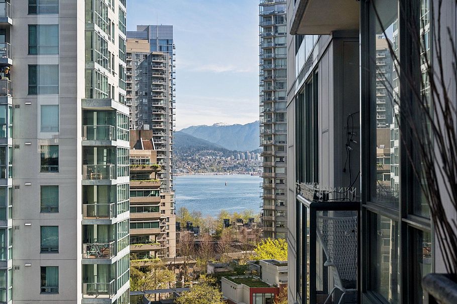 705 1239 W Georgia Street Vancouver, BC - 16