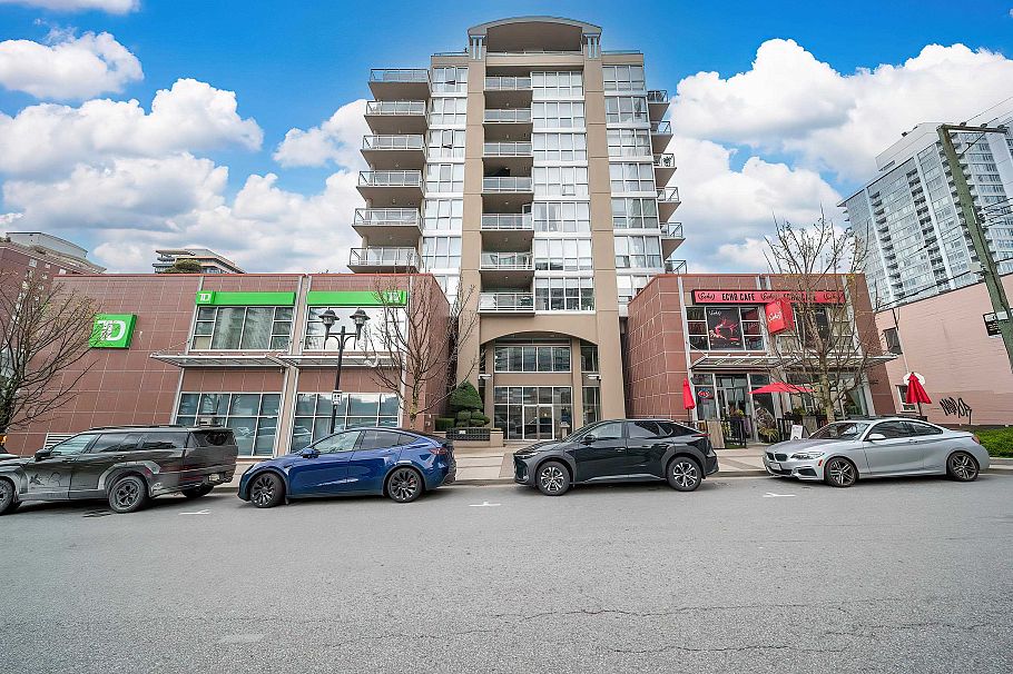 906 108 E 14th Street North Vancouver, BC - 2