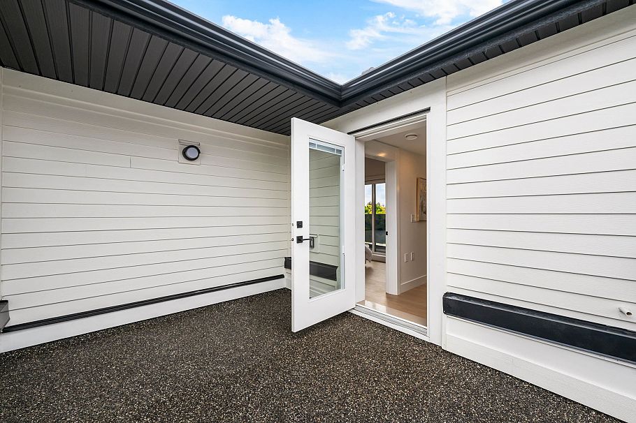 4 3065 Charles Street Vancouver, BC - 25