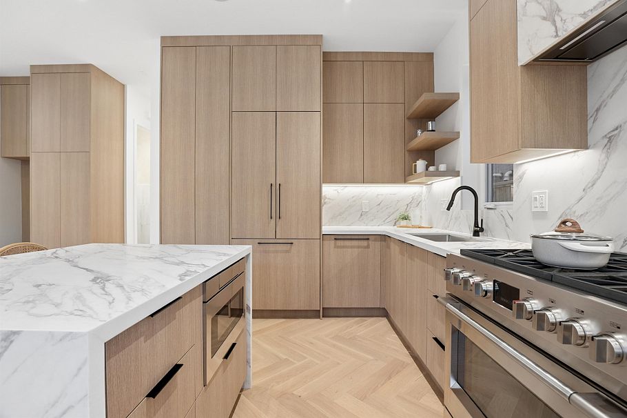 2 2130 E 2 Avenue Vancouver, BC - 13