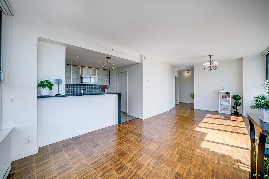 3305 33 Smithe Street Vancouver, BC - 3