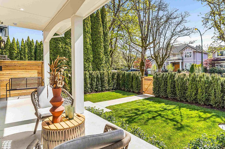 1 2043 W 45th Avenue Vancouver, BC - 2