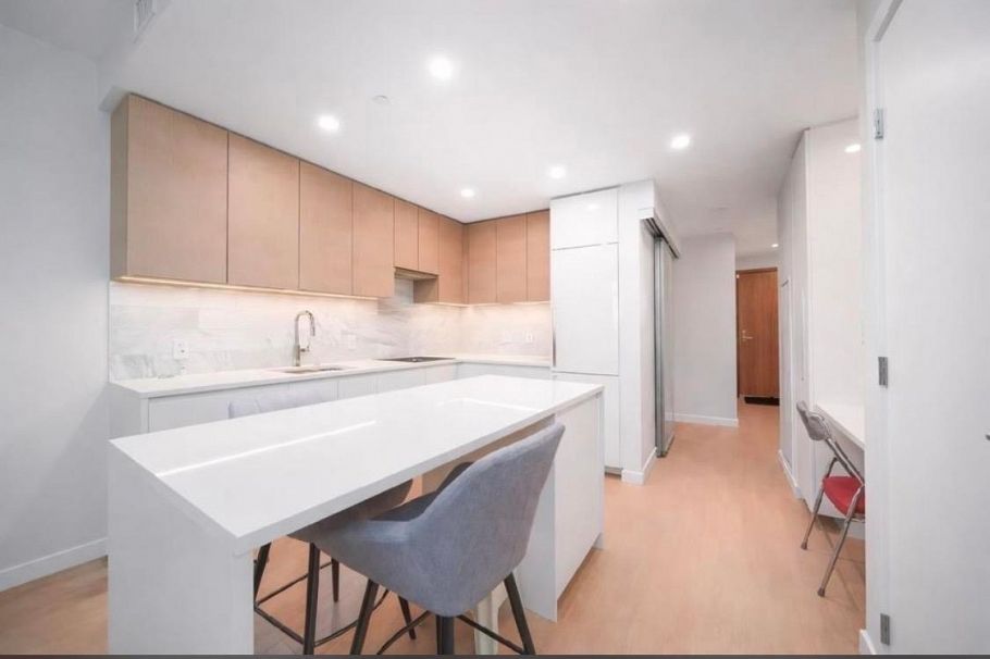 909 2108 Gilmore Avenue Burnaby, BC - 2