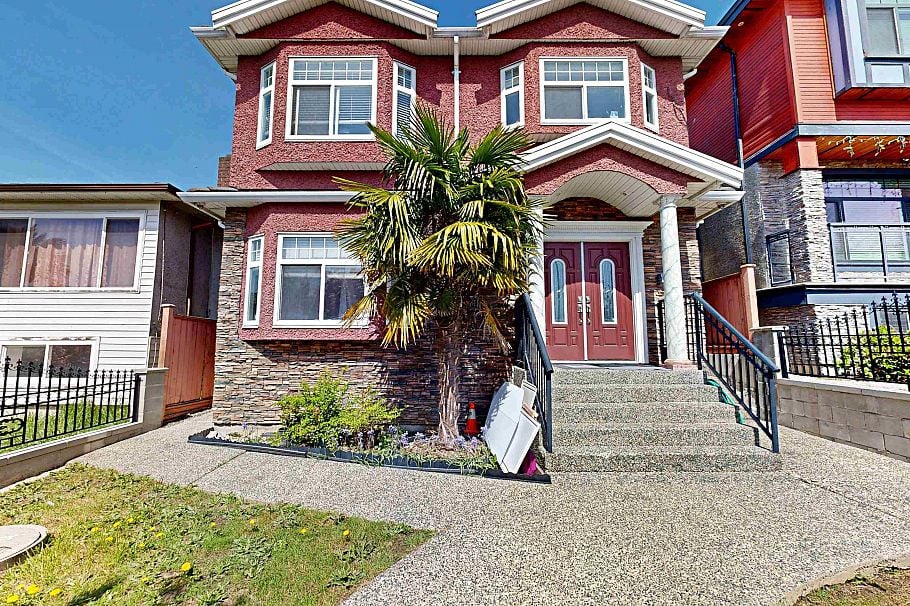 919 E 64th Avenue Vancouver, BC - 1