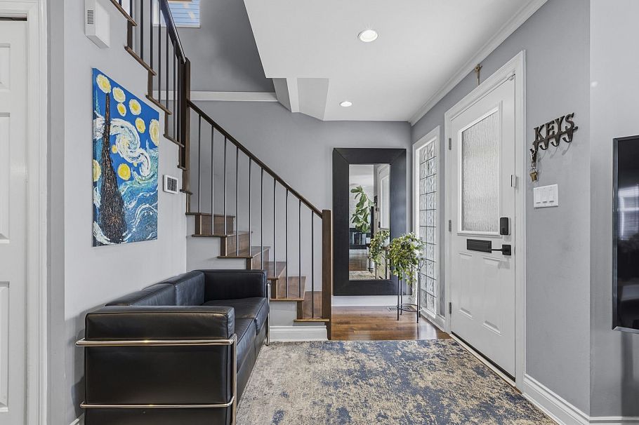 31 W 15th Avenue Vancouver, BC - 9