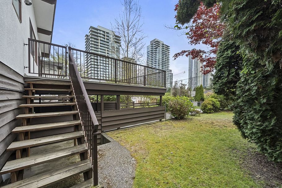 532 W 64th Avenue Vancouver, BC - 27