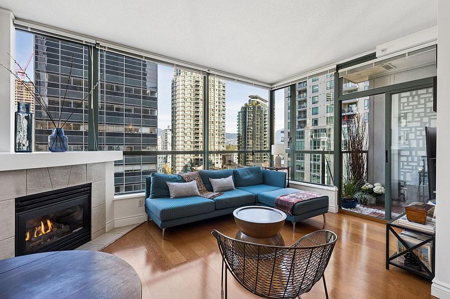 705 1239 W Georgia Street Vancouver, BC - 4