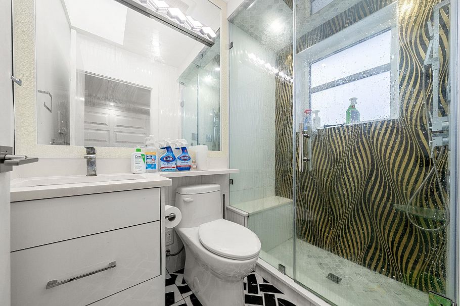 416 E 63rd Avenue Vancouver, BC - 10