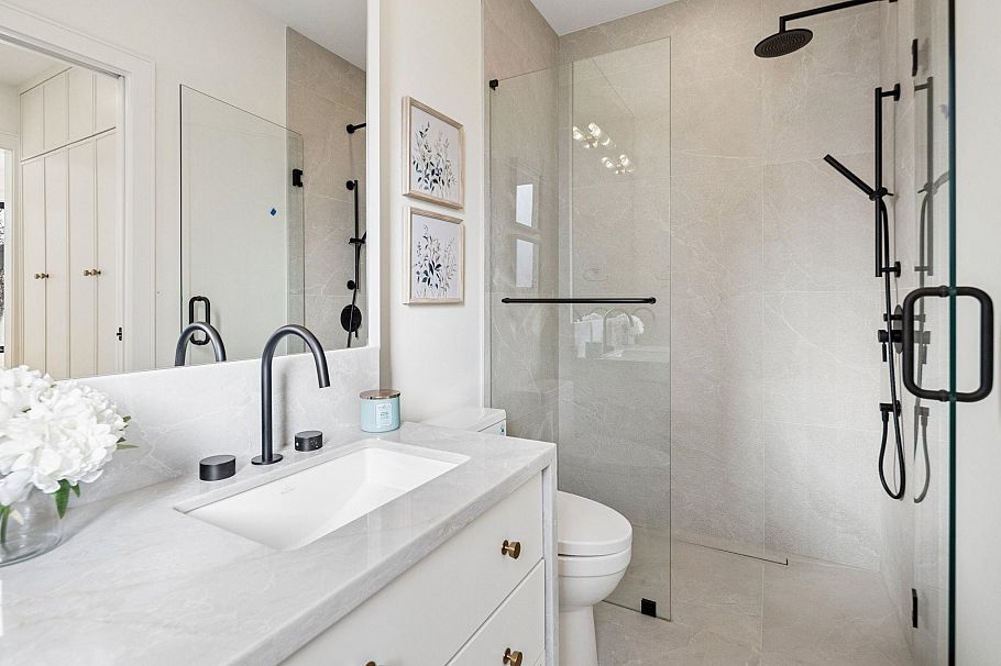 2 3036 W 13th Avenue Vancouver, BC - 17