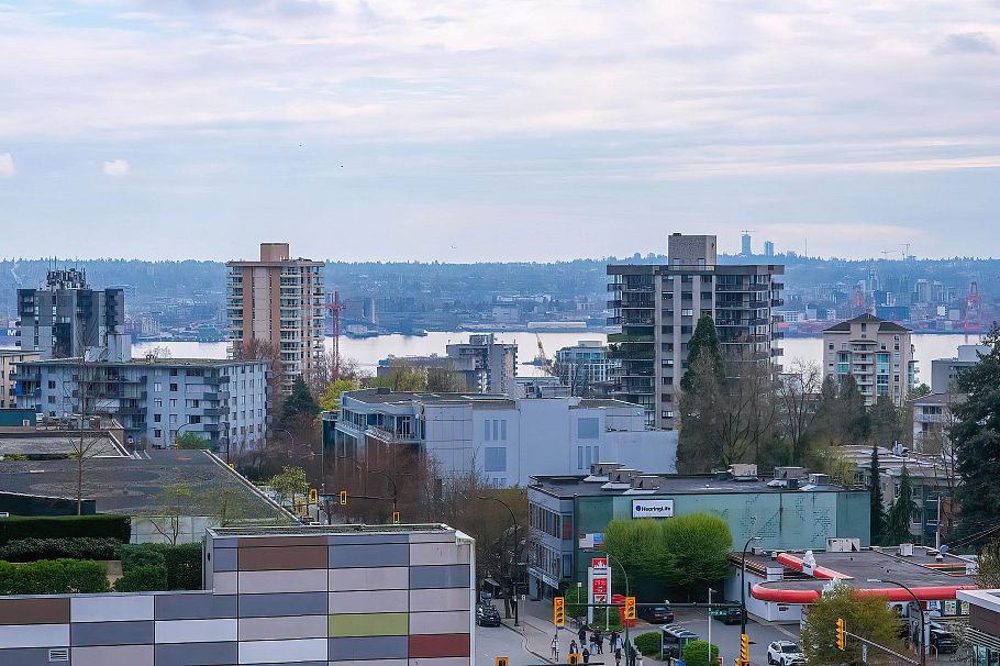 906 108 E 14th Street North Vancouver, BC - 1