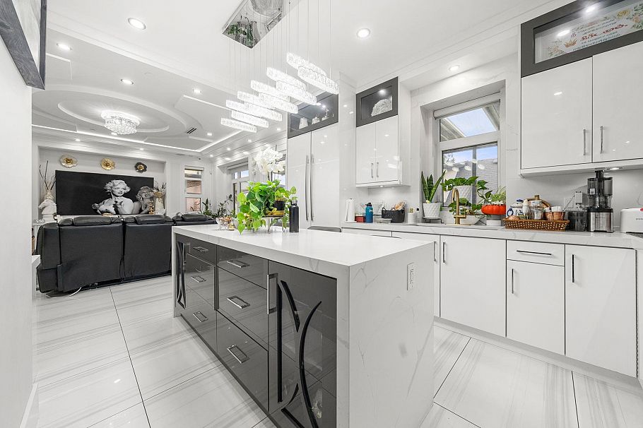 416 E 63rd Avenue Vancouver, BC - 4