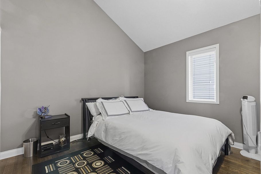 31 W 15th Avenue Vancouver, BC - 25