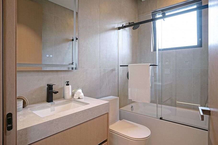 2 3460 W 14th Avenue Vancouver, BC - 13