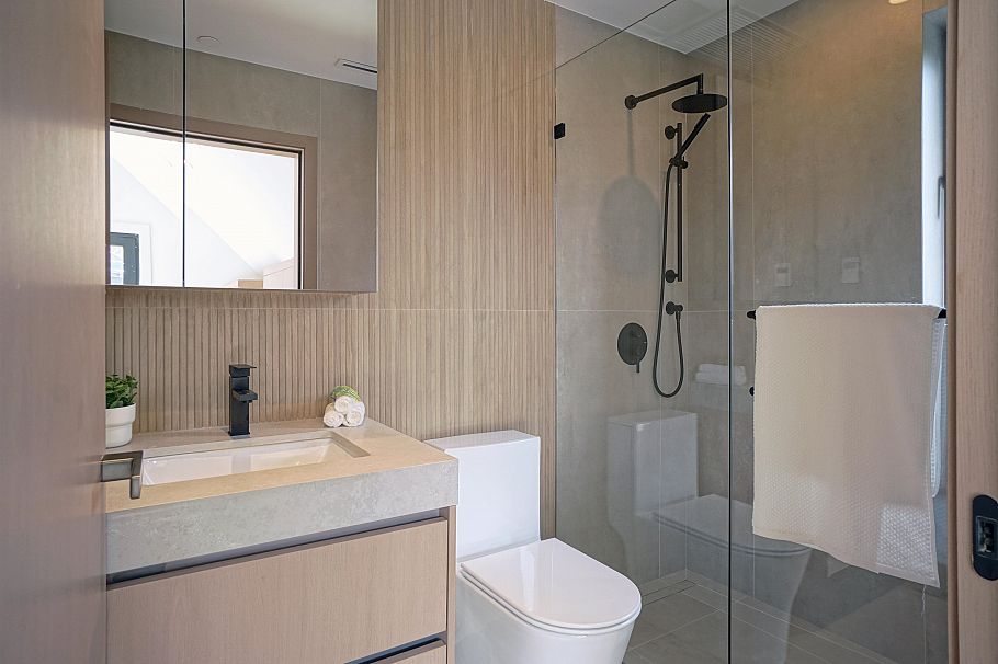 2 3460 W 14th Avenue Vancouver, BC - 19