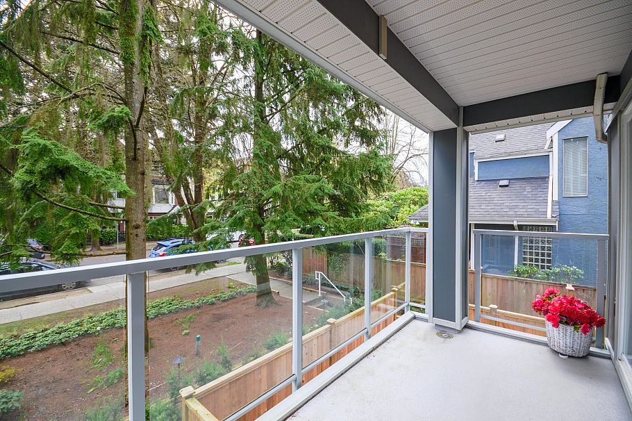 203 865 W 15th Avenue Vancouver, BC - 30
