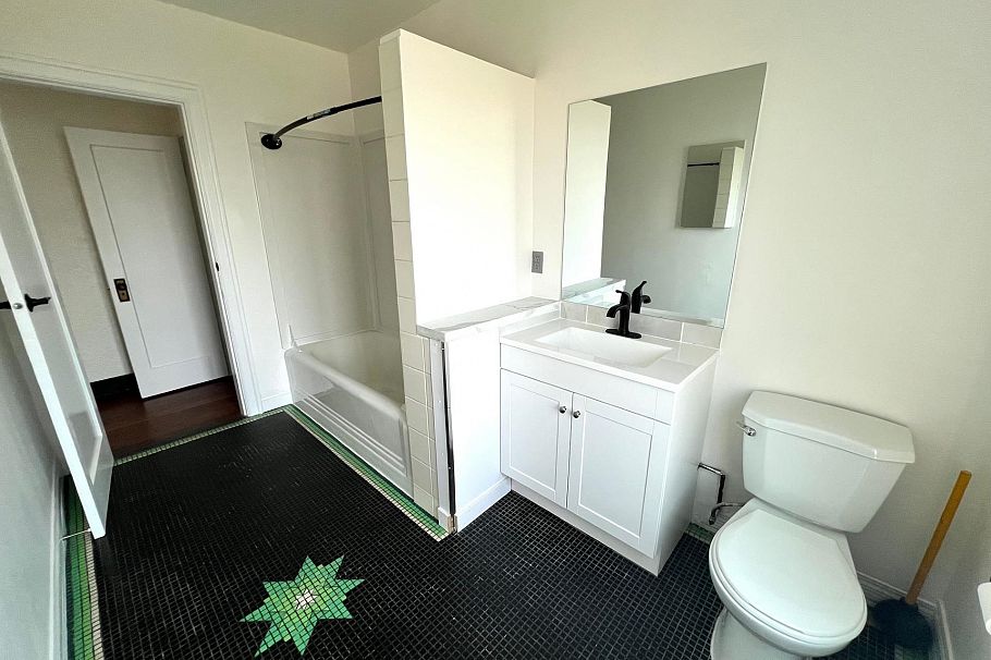 465-485 Victoria Drive Vancouver, BC - 10