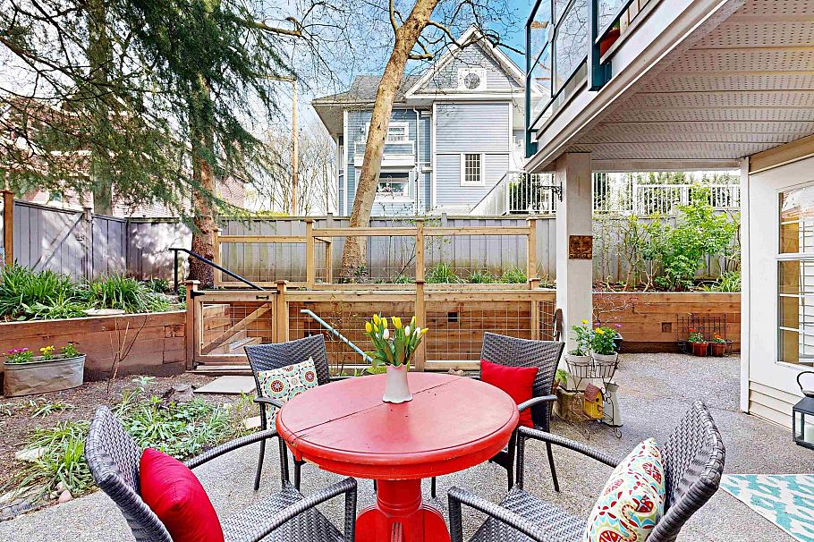 103 735 W 15 Avenue Vancouver, BC - 1