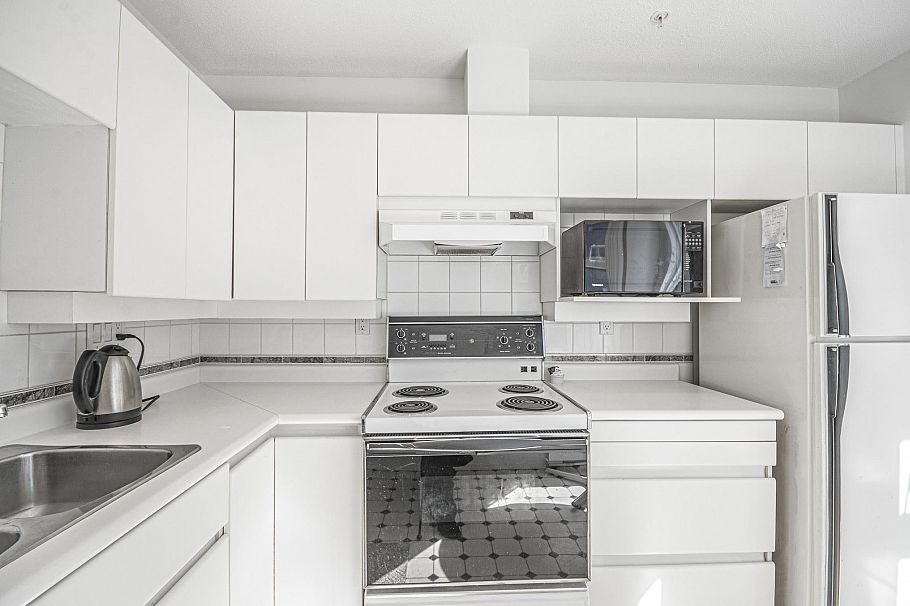 203 865 W 15th Avenue Vancouver, BC - 24