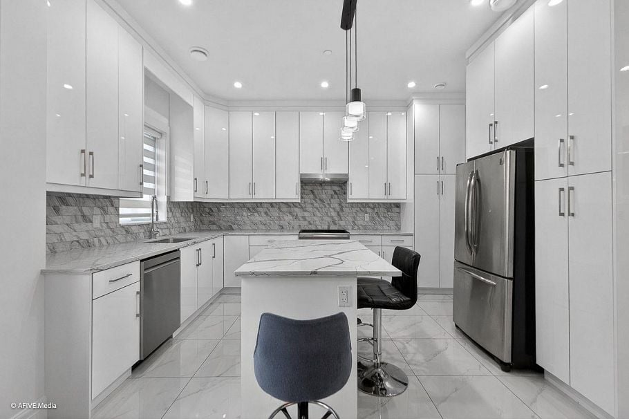 1052 E 50th Avenue Vancouver, BC - 10