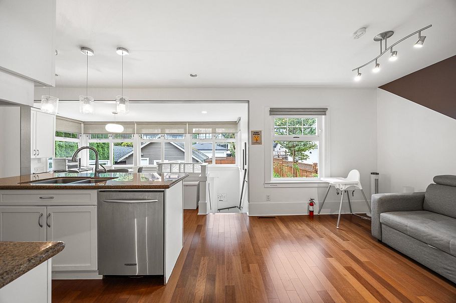 3276 W 21st Avenue Vancouver, BC - 12