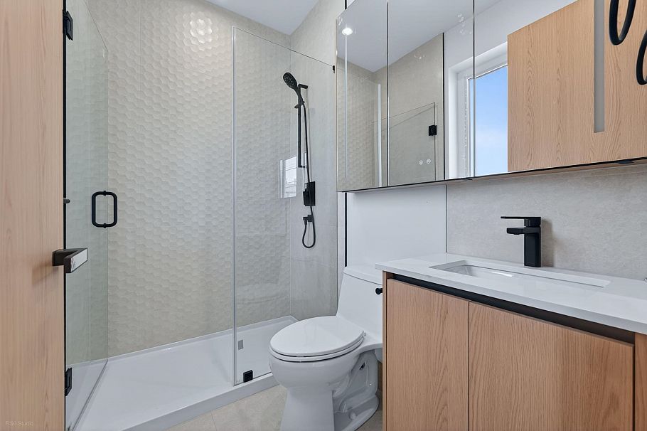 3 1495 E 58th Avenue Vancouver, BC - 10