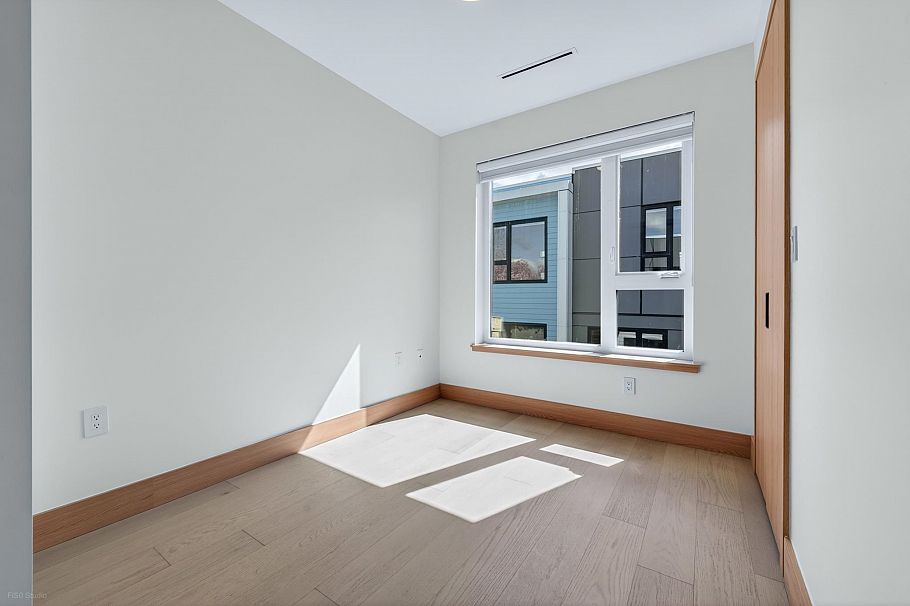 3 1495 E 58th Avenue Vancouver, BC - 14