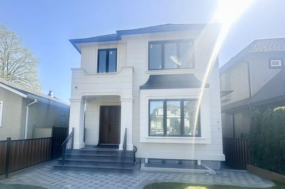 W 45TH AVE, Vancouver BC V5Y 2W1 Vancouver, BC - 1