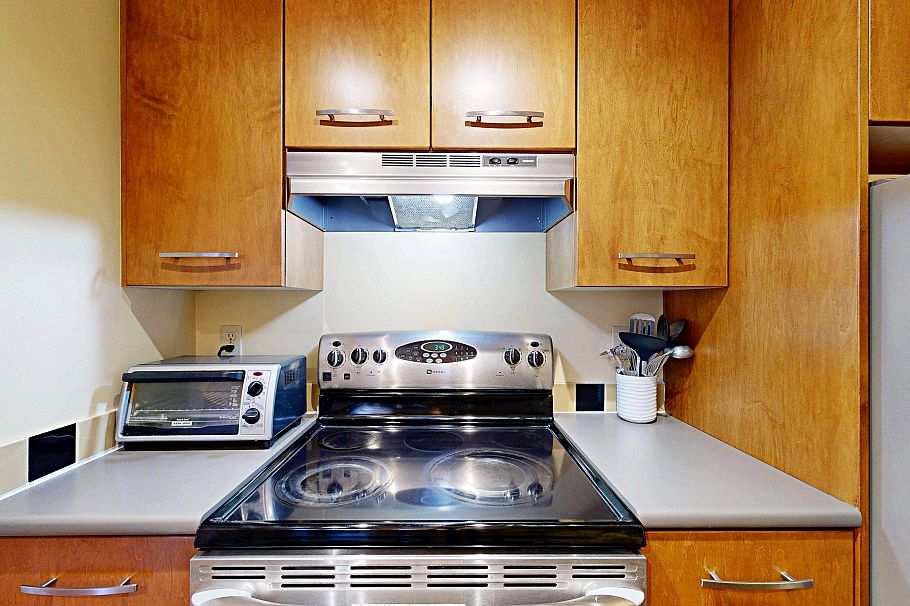 103 735 W 15 Avenue Vancouver, BC - 21