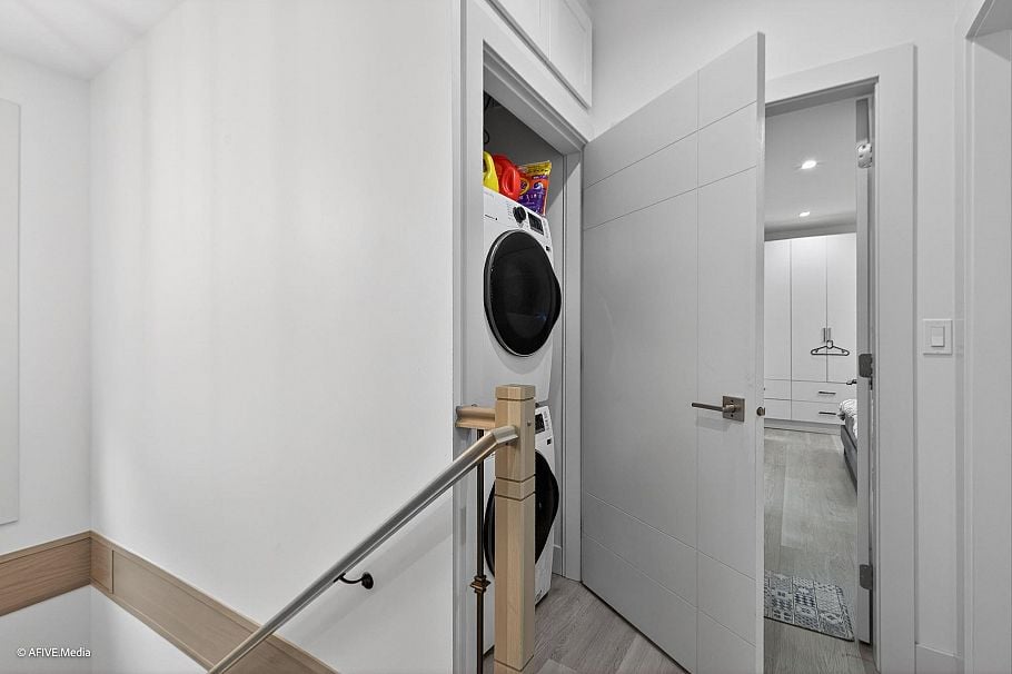 1052 E 50th Avenue Vancouver, BC - 15