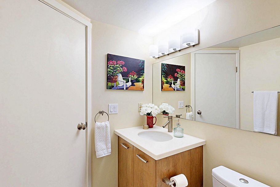 103 735 W 15 Avenue Vancouver, BC - 27