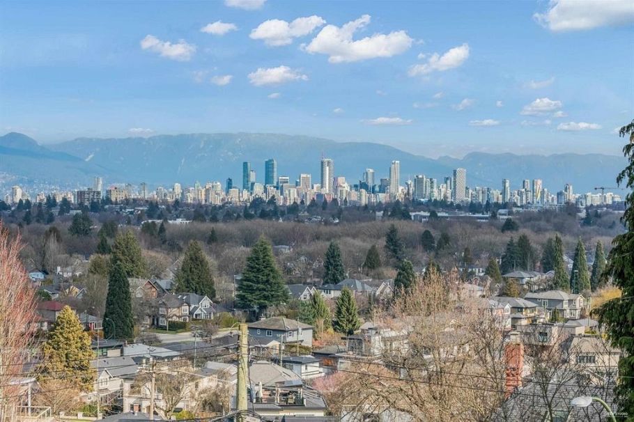 3276 W 21st Avenue Vancouver, BC - 2