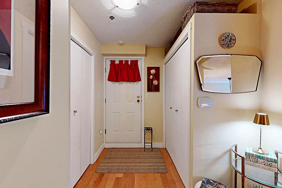 103 735 W 15 Avenue Vancouver, BC - 9