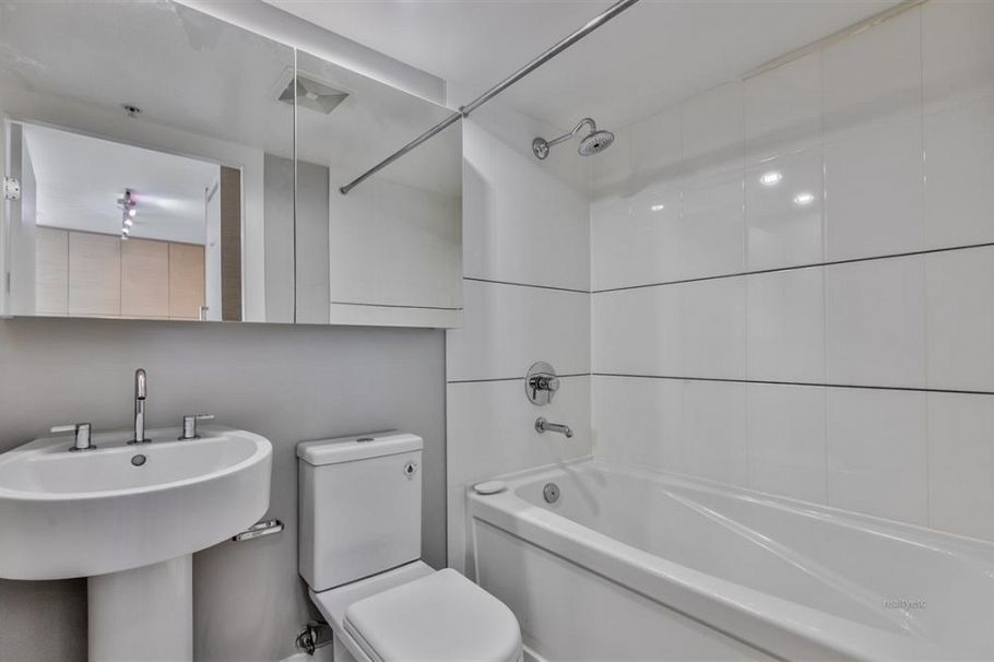 100X 565 SMITHE STREET, Vancouver BC V6B 0E4 Vancouver, BC - 10