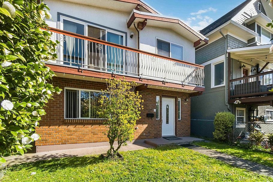 549 E 56th Avenue Vancouver, BC - 1