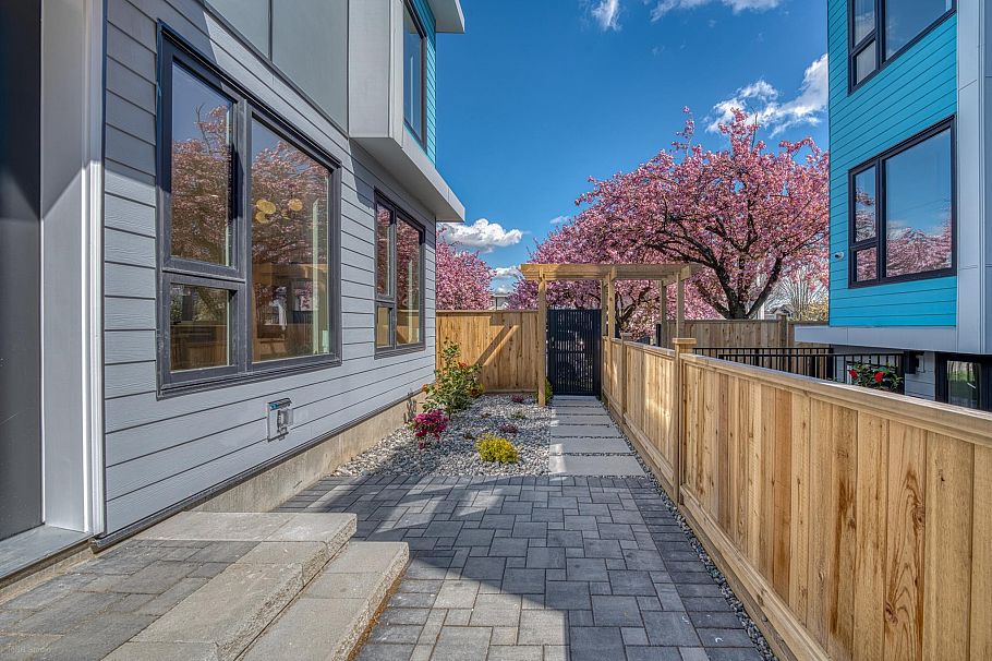 3 1495 E 58th Avenue Vancouver, BC - 15