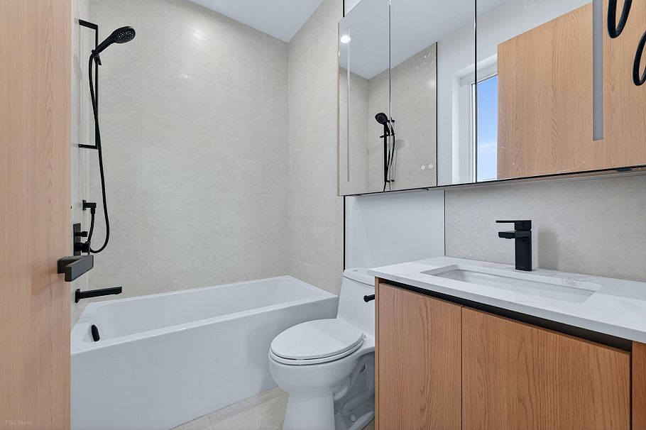 3 1495 E 58th Avenue Vancouver, BC - 12