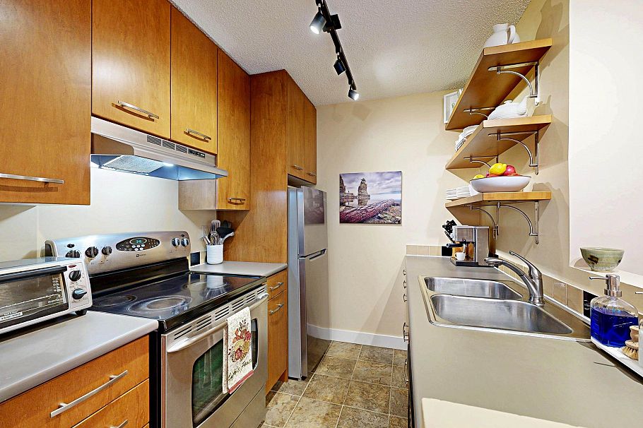 103 735 W 15 Avenue Vancouver, BC - 4