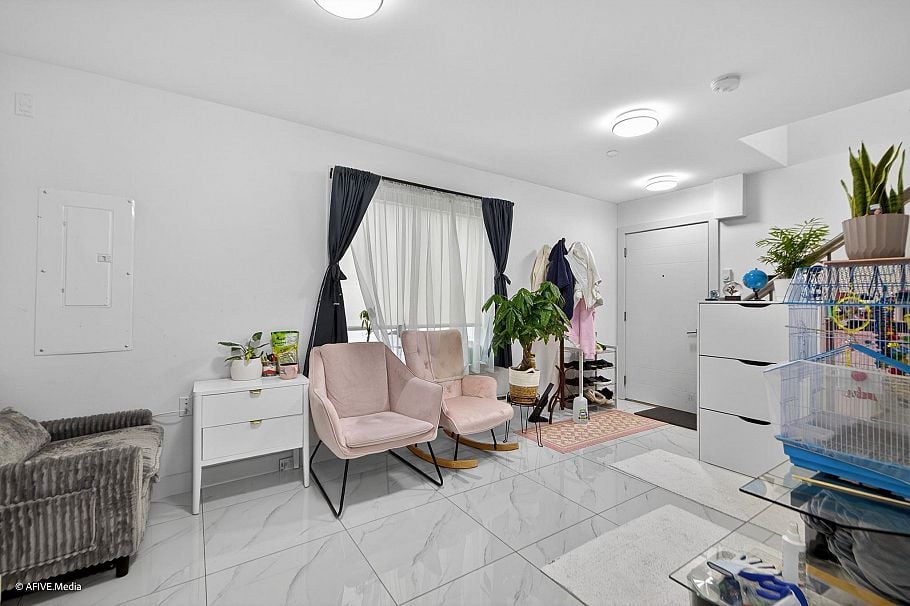 1052 E 50th Avenue Vancouver, BC - 34