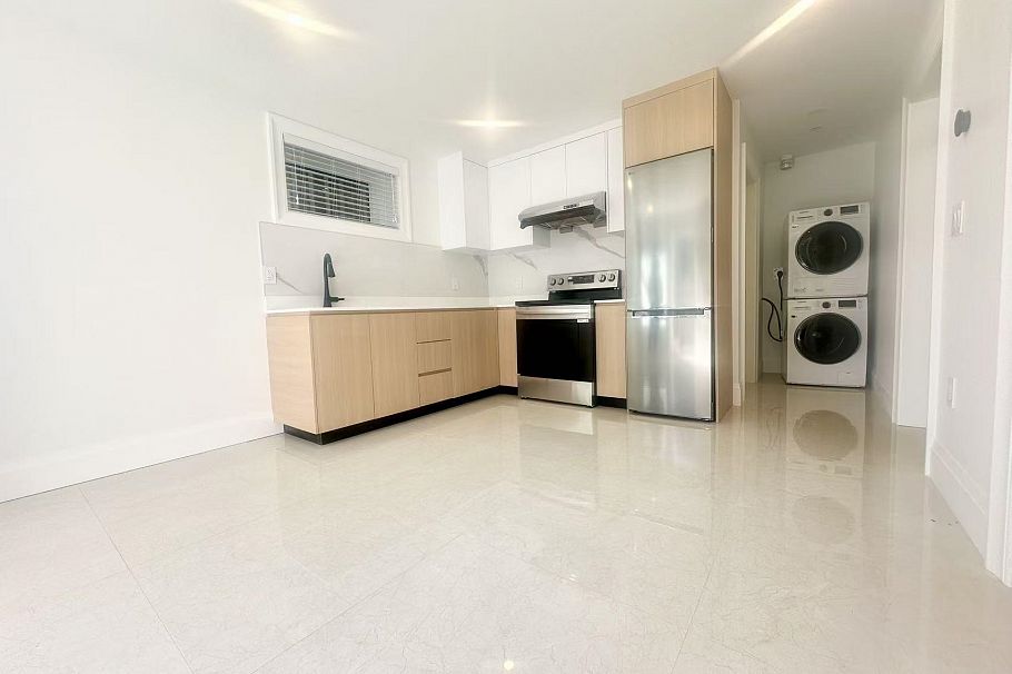 W 45TH AVE, Vancouver BC V5Y 2W1 Vancouver, BC - 8