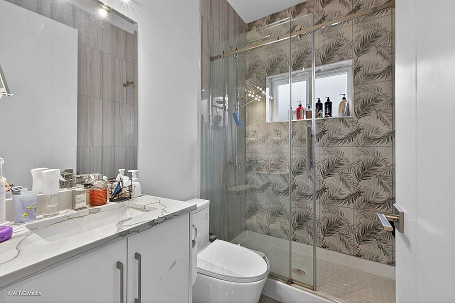 1052 E 50th Avenue Vancouver, BC - 13