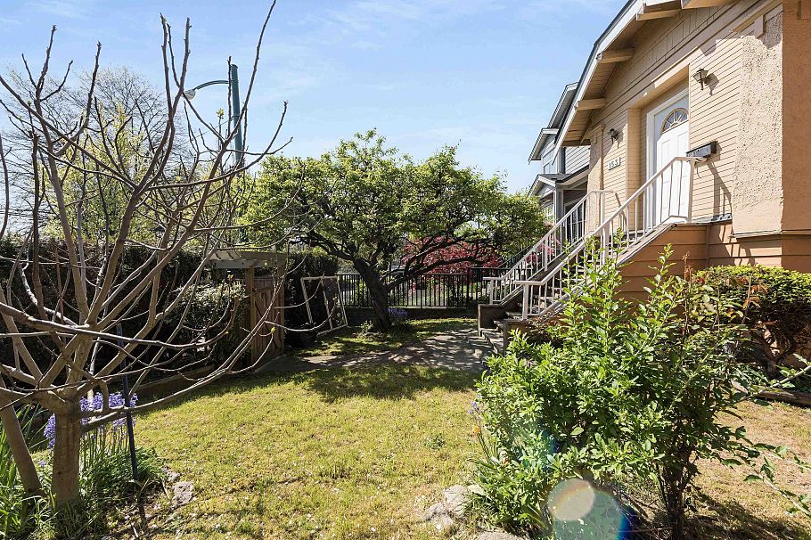 153 SE Marine Drive Vancouver, BC - 21