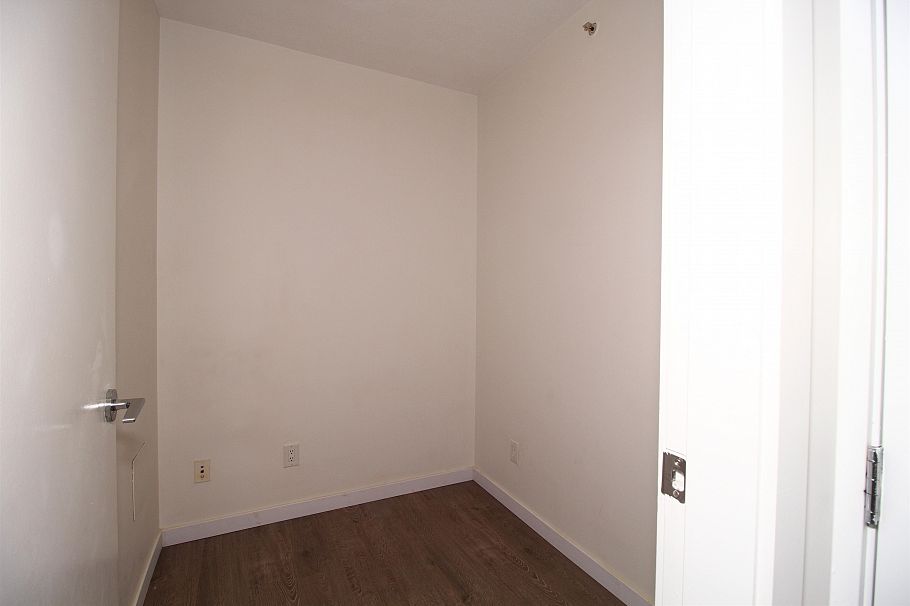 703 480 Robson Street Vancouver, BC - 10