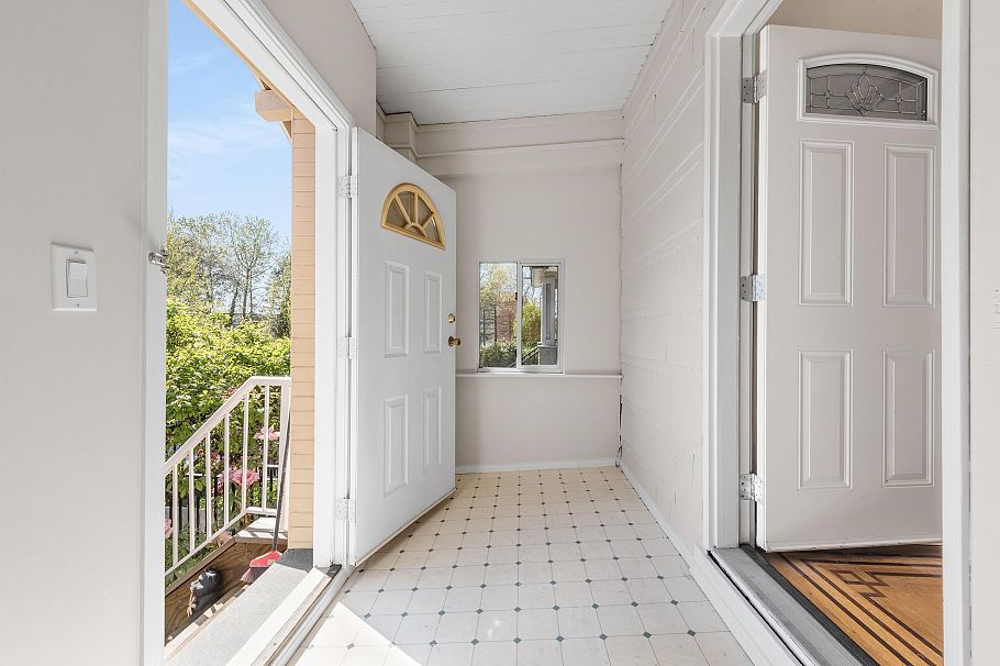 153 SE Marine Drive Vancouver, BC - 17