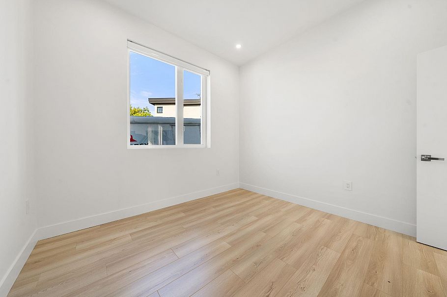 2 3583 Haida Drive Vancouver, BC - 29