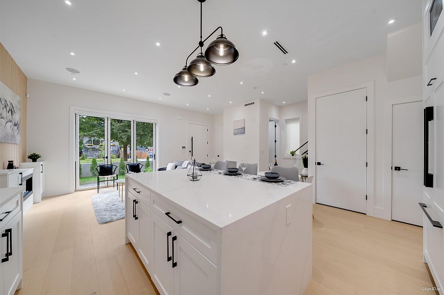 1 4463 Walden Street Vancouver, BC - 13